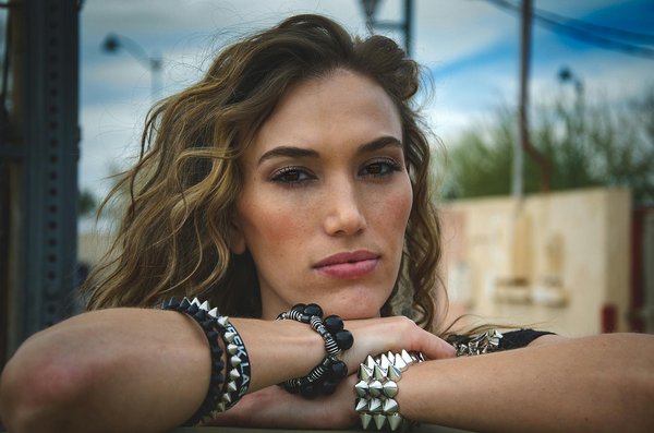 Traiter l'acné sur peau noire