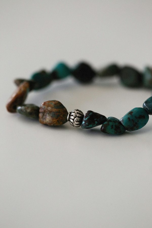 Explorez l'énergie des bracelets en pierres naturelles